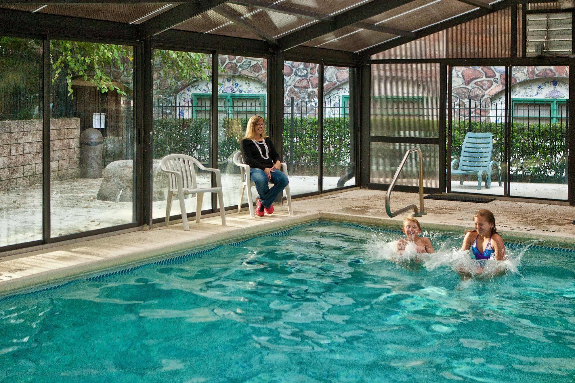 Helendorf River Inn, Suites & Conference Center Exterior foto