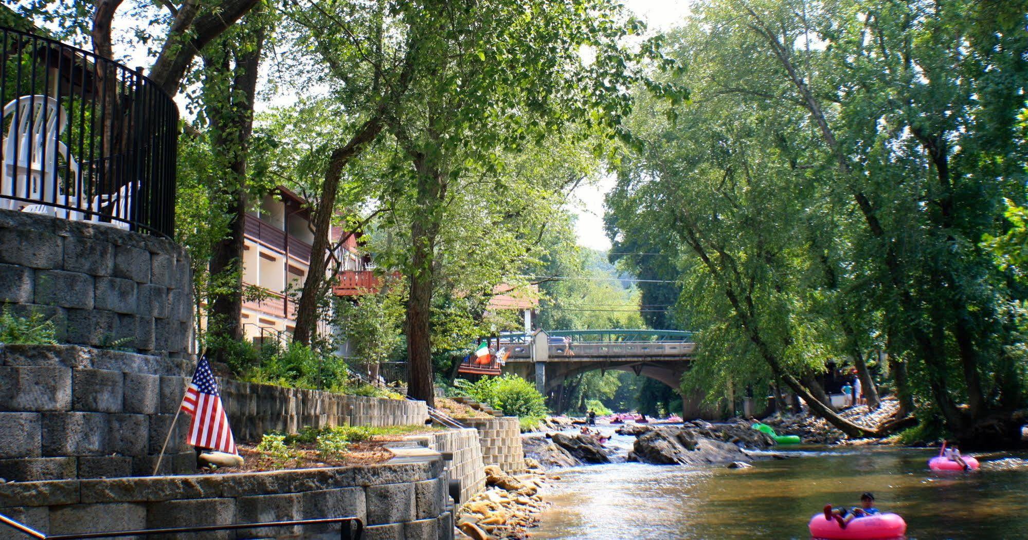 Helendorf River Inn, Suites & Conference Center Exterior foto